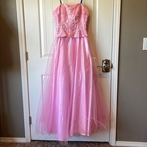 Delarue boutique pink size 9/10 dress.